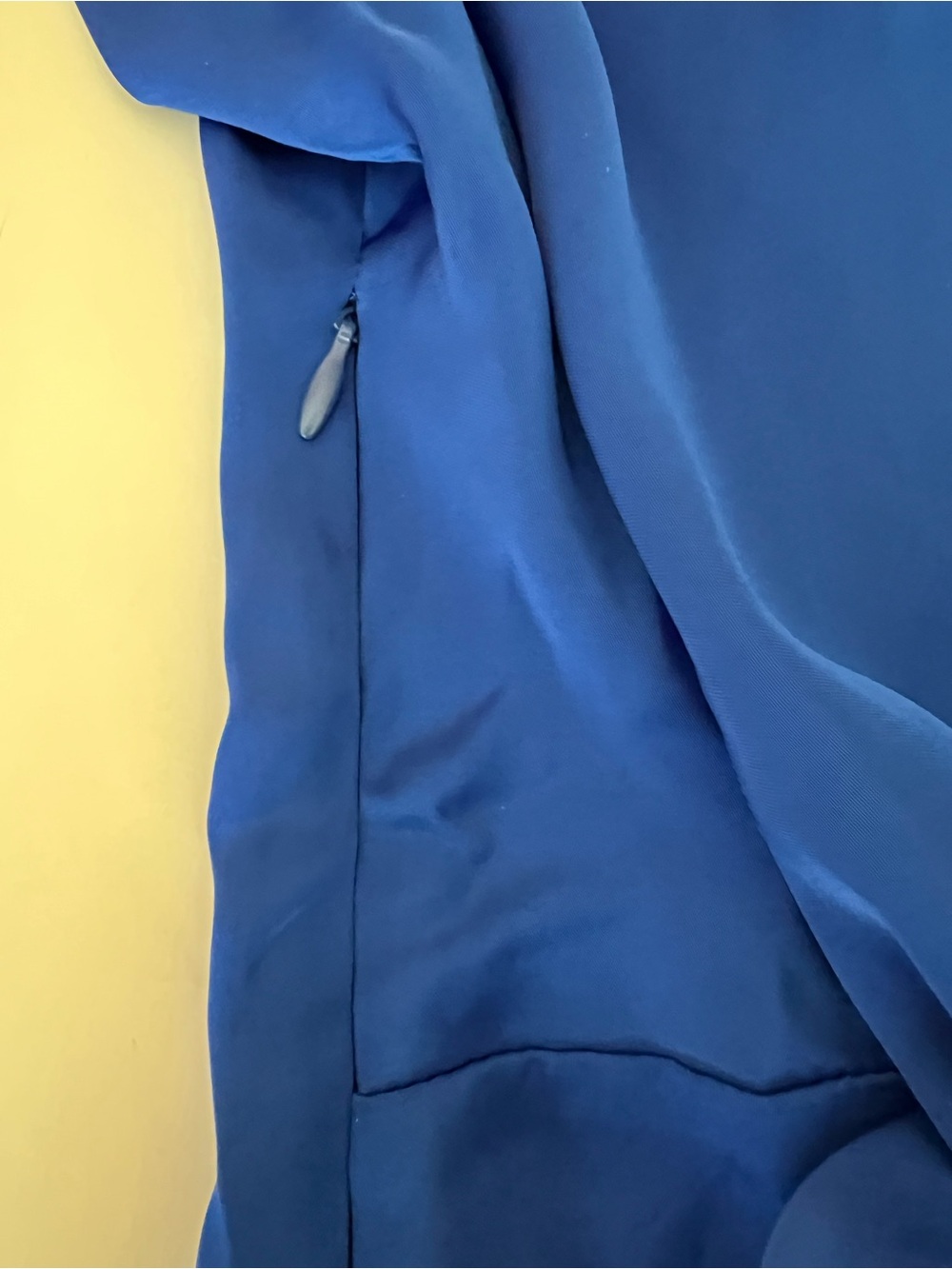 Taelynn Royal Blue Knot-Front Satin Blouse flowy bottom Size M NWT - Picture 8 of 9
